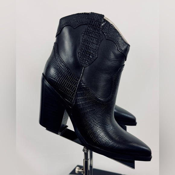 Marc Fisher LTD Black Embossed Gona Leather Pull on Western Boot Pointy … - Picture 8 of 15